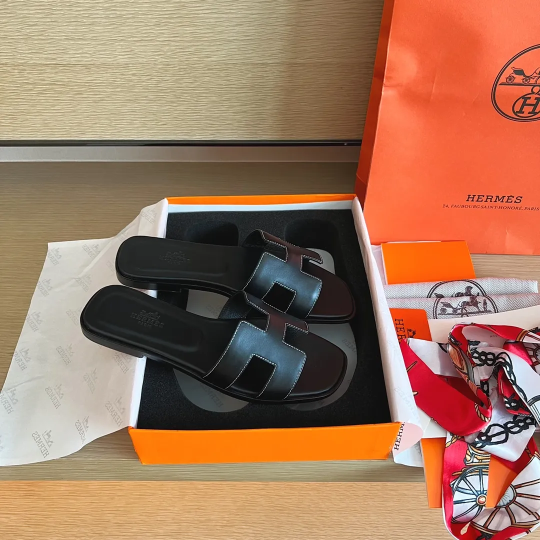 👟👟Ex-factory price 480👟👟 Women's shoes, women's clothing, women's shoes, women's clothing Hermès) The packaging has been upgraded, and the style and workmanship materials have been upgraded. Hermes®🔴Handmade Shoes👟👟 Women's Shoes Women's Clothing Women's Shoes Women's Clothing 👟👟 Women's Shoes Women's Clothing Women's Shoes Women's Clothing Products Hermès Slippers🐎 —————————— The 2023 early spring new model is the same as the original version, purely handmade by masters! ❥High-end customization, exclusive products, industry❥Using: Hermers upper: Italian imported cowhide + original custom-grade Australian sheepskin feet + genuine leather outsole (pursuing walking comfort) 👟👟 Women's shoes Women's clothing Women's shoes Women's clothing ~~〰〰〰〰❥ Packaging: ✔🚦Pay attention to the exclusive exclusive packaging 〰Original quality on sale━━━━Hermes━━━━━ size: 35-40 (34.41.42 custom-made, non-refundable)